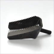 イセキ　切刃ボルト付 1